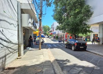 Comércio do Centro de Teresina fecha no feriado de Corpus Christi; lojas dos shoppings abrem 