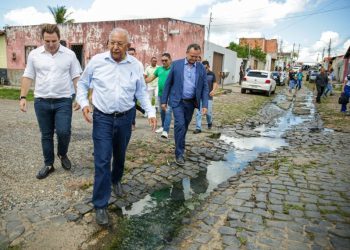 Prefeito de Teresina assina ordem de serviço da construção de galeria na zona Sudeste