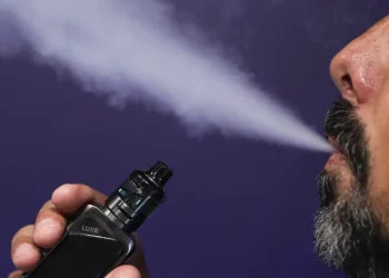 Movimento chama a atenção para os malefícios do cigarro eletrônico