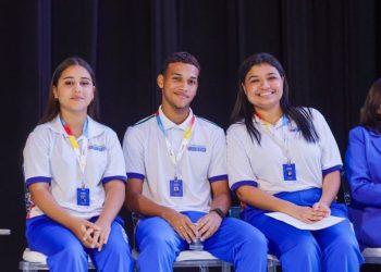 Governo bate a meta de gerar 10 mil oportunidades de trabalho para jovens sem experiência profissional