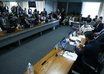 Comissão do Senado aprova recriação do Dpvat, o seguro obrigatório para donos de veículos