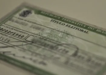 Hoje é último dia para regularizar ou transferir título de eleitor