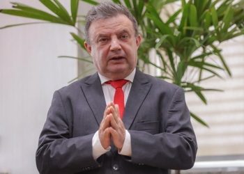 Programa Solo Seguro Favela entrega títulos de propriedade às famílias