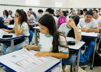 Estudantes da rede estadual participam da primeira fase da Olimpíada Piauiense de Língua Estrangeira