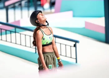 Rayssa Leal fica com medalha de bronze no skate street feminino