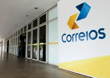 Correios lançam concurso com 33 vagas e salário de até R$ 6,8 mil