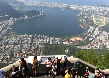 Gastos de estrangeiros no Brasil chegam a R$ 26 bilhões em 2024, informa Banco Central