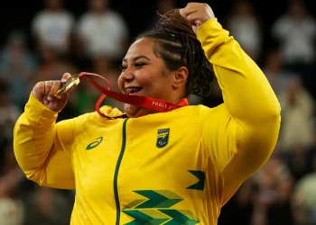 Com direito a recorde paralímpico, Tayana Medeiros conquista o ouro