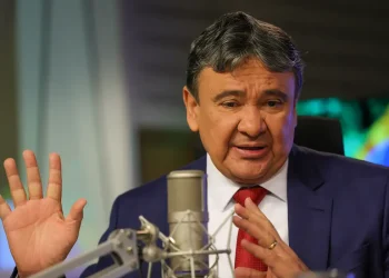 Dinheiro do Bolsa Família não é para pagar apostas, diz ministro