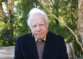 Ícone do jornalismo, Cid Moreira morre no Rio aos 97 anos