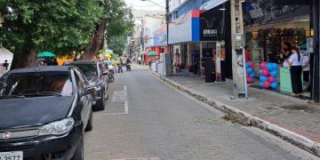 Veja o que abre nos feriados dos dias 12, 19 e 28 de outubro em Teresina