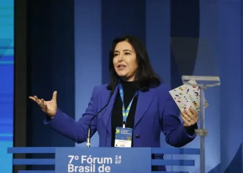 Tebet diz que momento é de cortar gastos em políticas públicas ineficientes