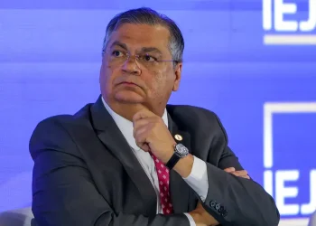 Flávio suspende o pagamento de R$ 4,2 bilhões em emendas de comissão
