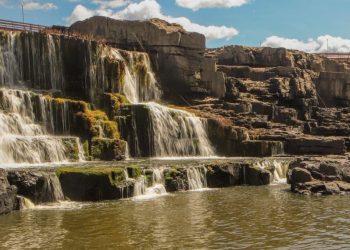 Corpo de Bombeiros reforça orientações para um banho seguro em Cachoeiras no período de chuvas