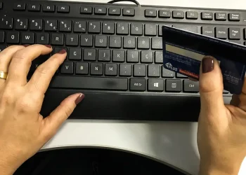 Receita Federal irá monitorar dados de compras pelo cartão de crédito e Pix