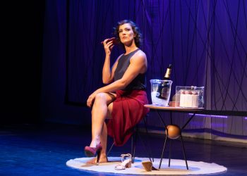 Atriz Adriana Birolli se apresenta em curta temporada em Teresina