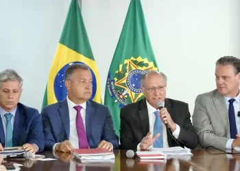 Governo zera tarifa de importação de nove alimentos para reduzir preços