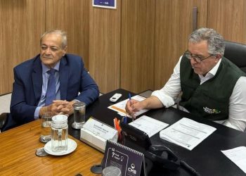 No DF, Silvio se reúne com Padilha em busca de recursos para Teresina