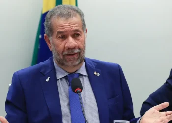 Após fraudes no INSS, ministro  da Previdência pede demissão