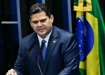Davi Alcolumbre diz que Congresso não admite ingerência em Poderes