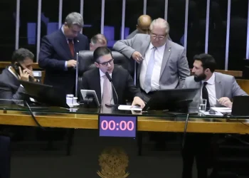 Câmara aprova urgência para proposta que reduz benefícios fiscais