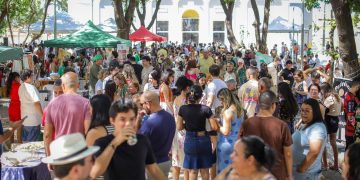 Terceira edição do “Vem Pra Saraiva” lota praça do centro de Teresina