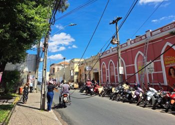 Prefeitura articula mutirão para retirada de fios soltos em Teresina