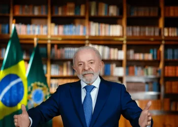 Em pronunciamento no rádio e TV, Lula diz que tarifaço dos EUA é “chantagem inaceitável”