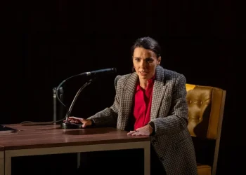 Débora Falabella apresenta a peça “Prima Facie” em Teresina