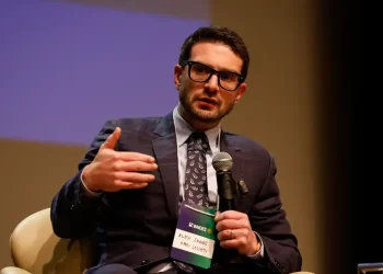Tarifaço é ineficaz até mesmo para americanos, afirma economista de Harvard