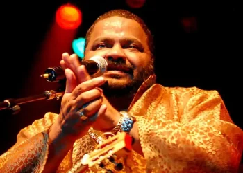 Ícone do samba, cantor e compositor Arlindo Cruz morre aos 66 anos