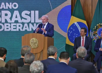 Lula anuncia R$ 30 bi em crédito para áreas afetadas por tarifaço
