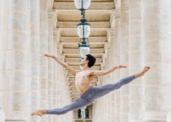 Bailarino maranhense de 18 anos assina contrato vitalício com a Ópera Nacional de Paris