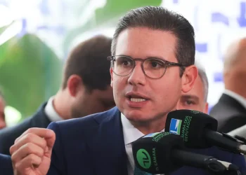 Motta envia pedido de afastamento de 15 deputados após motim na Câmara