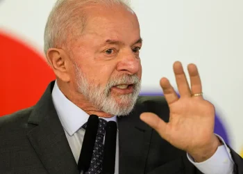 Lula anuncia R$ 30 bilhões para empresas afetadas por tarifaço