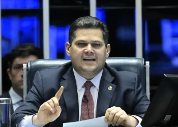 Alcolumbre manda arquivar PEC da Blindagem após rejeição da CCJ por unanimidade