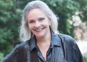 Cantora e compositora Angela Ro Ro morre aos 75 anos no Rio