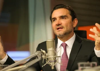 Celso Sabino confirma a Lula que deixará Ministério do Turismo