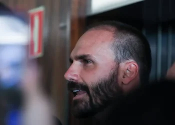 Delegado Freitas vai relatar processo contra deputado Eduardo Bolsonaro