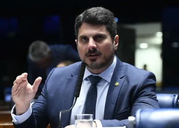 Senado oficializa afastamento de Marcos do Val por 115 dias para tratamento de saúde