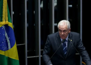 CCJ do Senado pauta PEC da Blindagem e deve rejeitar tema