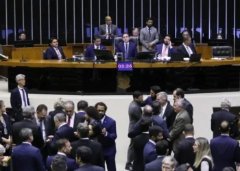Câmara aprova texto-base do projeto de lei contra facções, que vai ao Senado