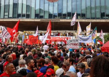 Capitais têm atos contra PL que beneficia Bolsonaro e aliados