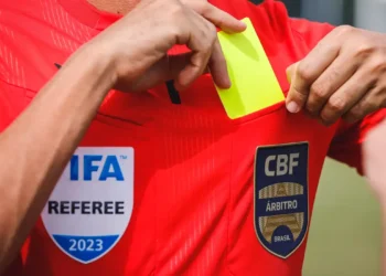 CBF anuncia programa de profissionalização de árbitros de futebol; saiba como será
