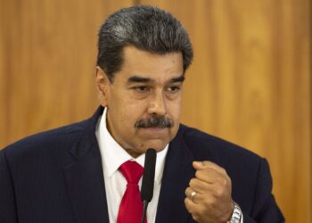 Trump ataca Venezuela e diz que presidente Nicolás Maduro e mulher foram capturados