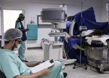 Ebserh abre inscrições para médicos com salários de até R$ 19,1 mil; saiba mais