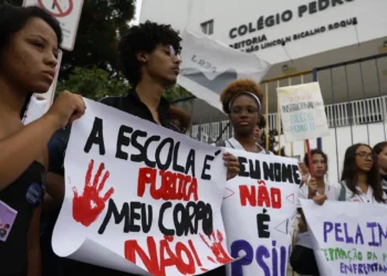 Um quarto das alunas adolescentes já foi alvo de violência sexual