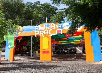 Feira na Praça, no Centro de Teresina, tem pagode e samba com Grupo 47 Graus neste domingo