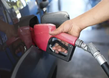 Procons estaduais e municipais vão ampliar fiscalização no mercado de combustíveis