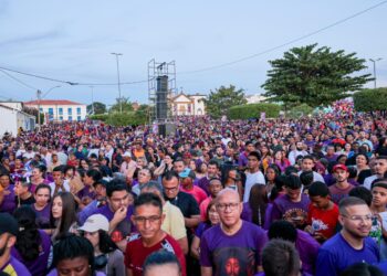 Procissão de Bom Jesus dos Passos arrasta multidão em Oeiras